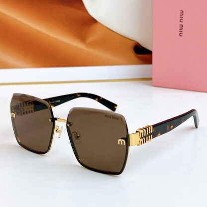Miu Miu trendy fashion sunglasses - Image 4