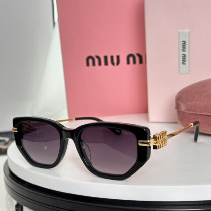 Miu Miu trendy fashion sunglasses - Image 4