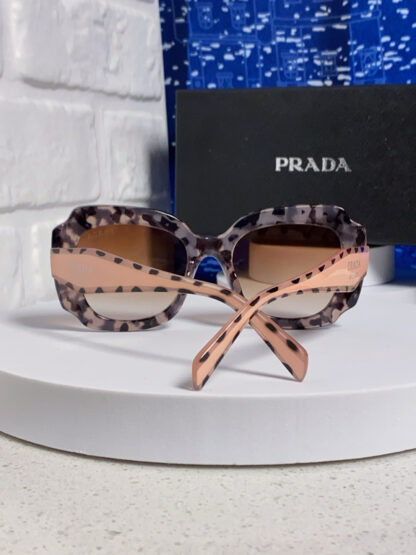 Prada fashion trend sunglasses - Image 4