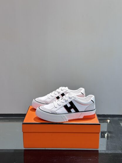 Hermes men's low-top comfortable white and black casual sports shoes - Image 3