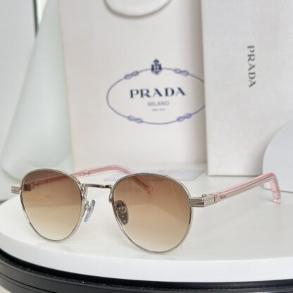 Prada fashion trend sunglasses - Image 3
