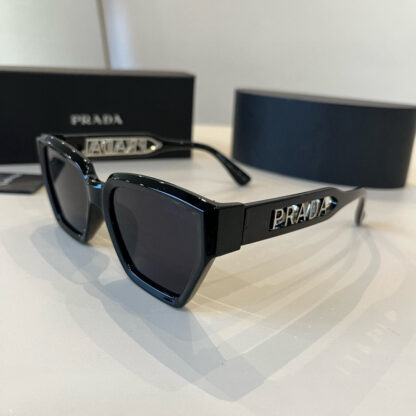 Prada fashion trend sunglasses - Image 3