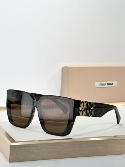Miu Miu trendy fashion sunglasses - Image 4
