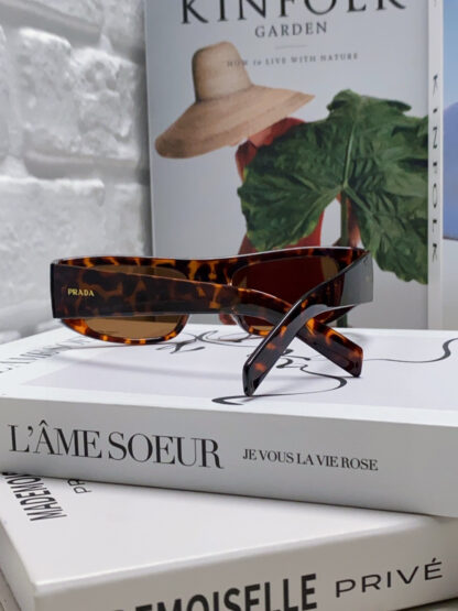 Prada fashion trend sunglasses - Image 3