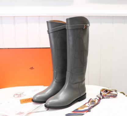 Hermès classic kelly buckle grey stylish mid-calf boots - Image 3