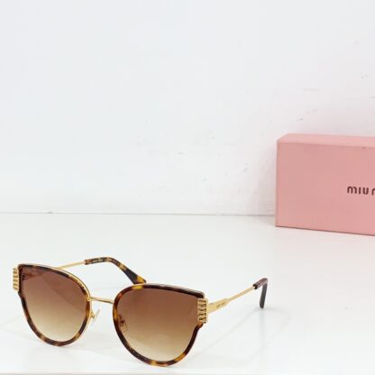 Miu Miu trendy fashion sunglasses - Image 4