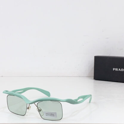 Prada fashion trend sunglasses - Image 3