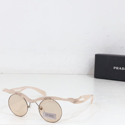 Prada fashion trend sunglasses - Image 3