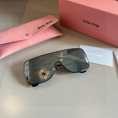 Miu Miu trendy fashion sunglasses - Image 4