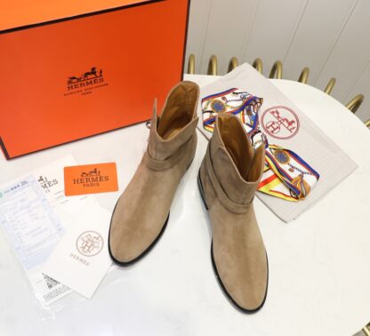 Hermès Classic Apricot Silver Buckle Fashion Knight Boots - Image 2