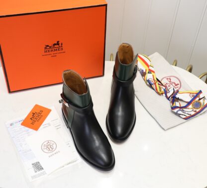 Hermès classic black and green color matching silver buckle fashion knight boots - Image 2