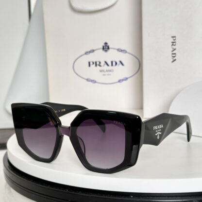 Prada fashion trend sunglasses - Image 3