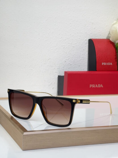 Prada fashion trend sunglasses - Image 3