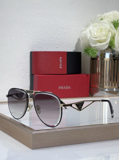 Prada fashion trend sunglasses - Image 3