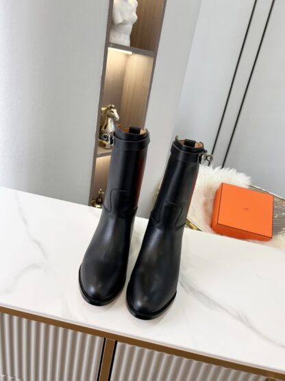 Hermès classic black silver buckle fashion ankle boots - Image 3