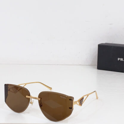 Prada fashion trend sunglasses - Image 3
