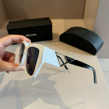 Prada fashion trend sunglasses - Image 3