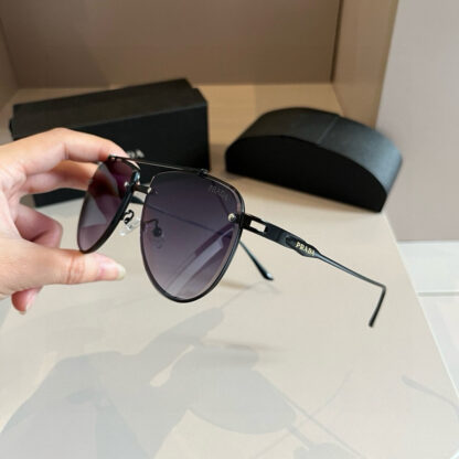 Prada fashion trend sunglasses - Image 3