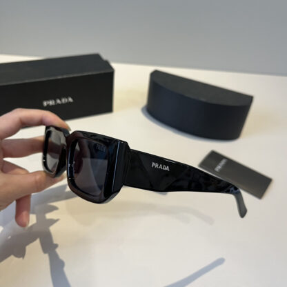 Prada fashion trend sunglasses - Image 3