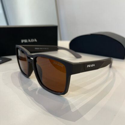 Prada fashion trend sunglasses - Image 3