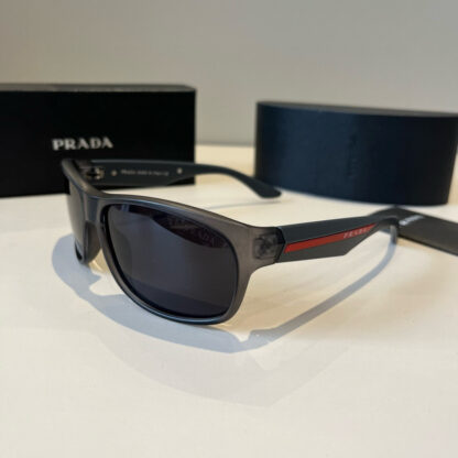 Prada fashion trend sunglasses - Image 3