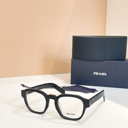 Prada fashion trend sunglasses - Image 3