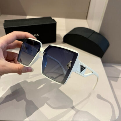 Prada fashion trend sunglasses - Image 3