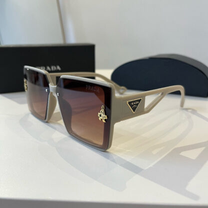 Prada fashion trend sunglasses - Image 3