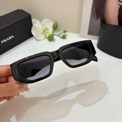 Prada fashion trend sunglasses - Image 3