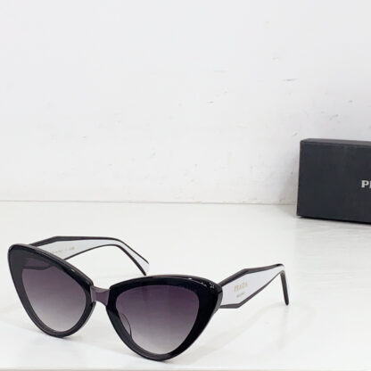 Prada fashion trend sunglasses - Image 3