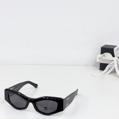 Chanel Fashion Sunglasses - Image 4