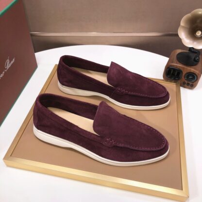 Hermès couple's deep red high-end classic loafers - Image 3