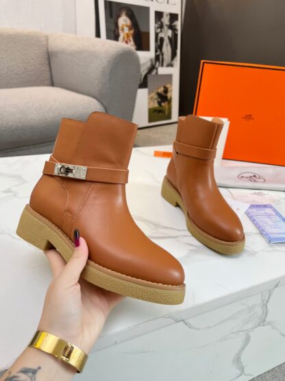 Hermes brown classic kelly buckle knight boots - Image 2