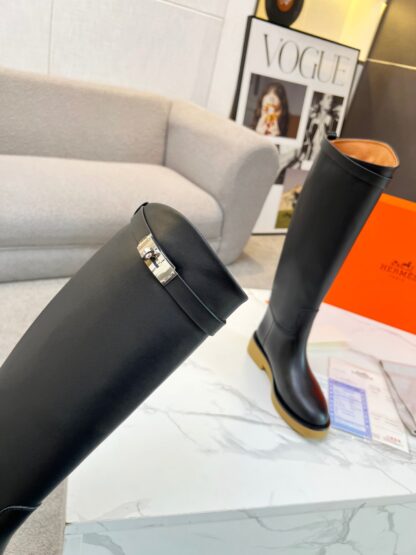 Hermès black classic kelly buckle knight boots - Image 2