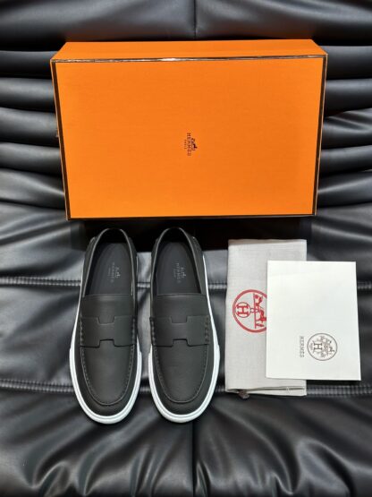 Hermès classic men's black soft and durable casual loafers - Image 3
