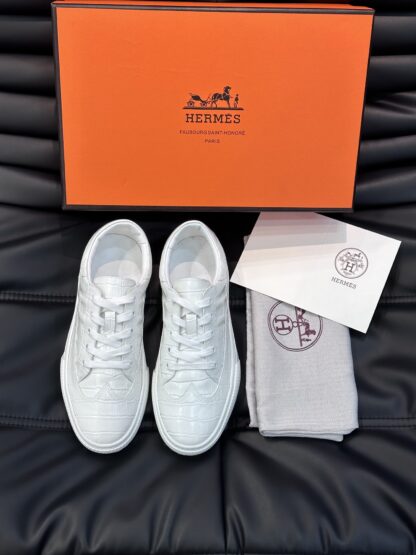 Hermès Men's Soft Light White Low-Top Casual Sneakers - Image 3