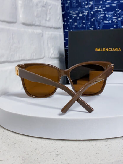 Balenciaga fashion sunglasses - Image 4