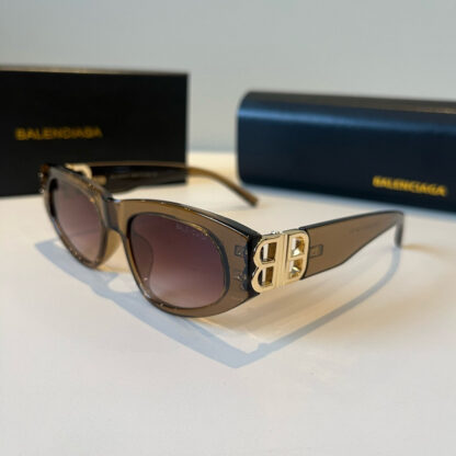 Balenciaga fashion sunglasses - Image 3