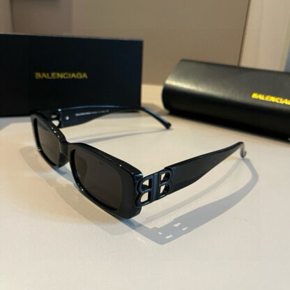 Balenciaga fashion sunglasses - Image 3