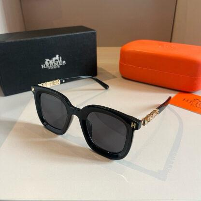 Hermès Classic Square Frame Sunglasses - Image 3