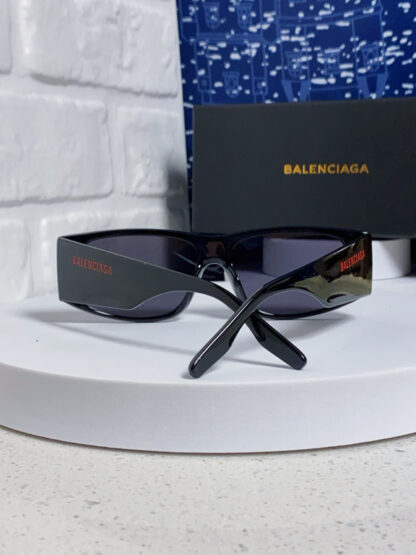 Balenciaga fashion sunglasses - Image 4