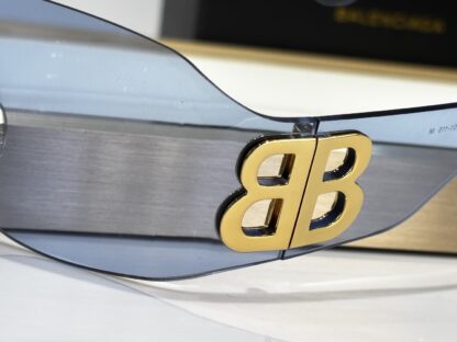 Balenciaga fashion sunglasses - Image 3