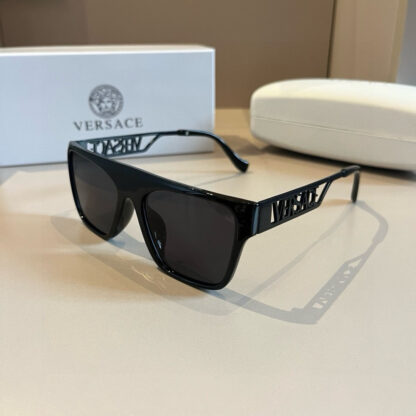 Versace fashion trend sunglasses - Image 3