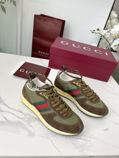 Gucci removable and adjustable ankle strap sneakers - Image 3