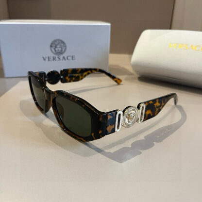 Versace fashion trend sunglasses - Image 3