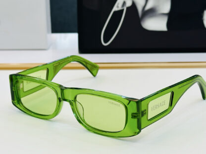 Versace fashion trend sunglasses - Image 3