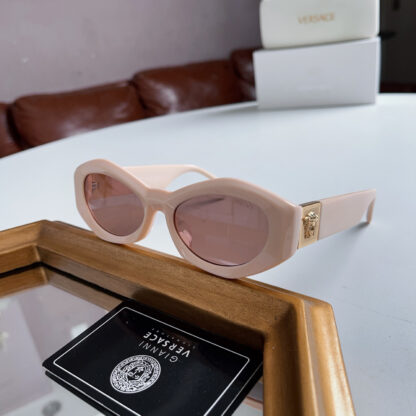 Versace fashion trend sunglasses - Image 3