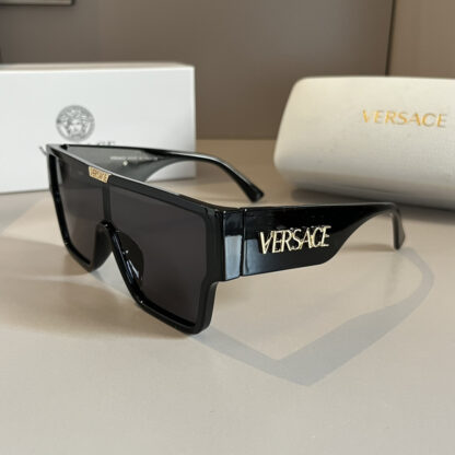 Versace fashion trend sunglasses - Image 4