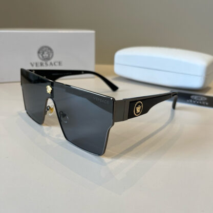 Versace fashion trend sunglasses - Image 4