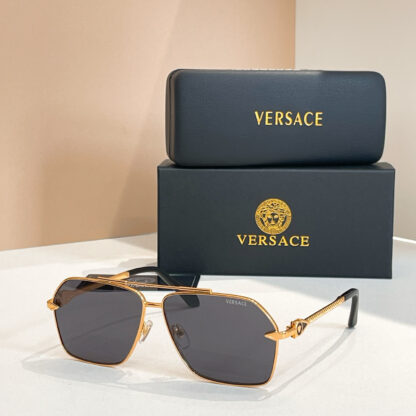 Versace fashion trend sunglasses - Image 3